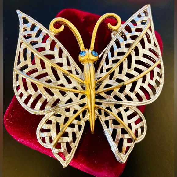 Vintage Avon Silver and Gold Butterfly Brooch - Picture 7 of 7